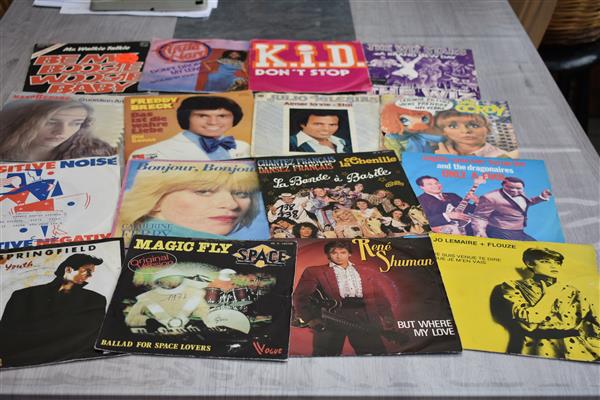 Grote foto vintage 45t vinylsingels cd en dvd singles