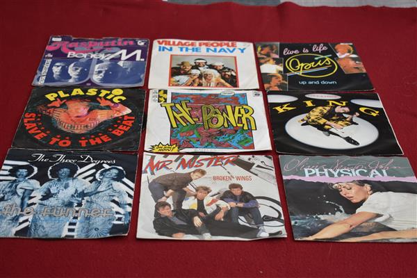 Grote foto vintage 45t vinylsingels cd en dvd singles