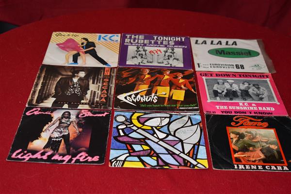 Grote foto vintage 45t vinylsingels cd en dvd singles