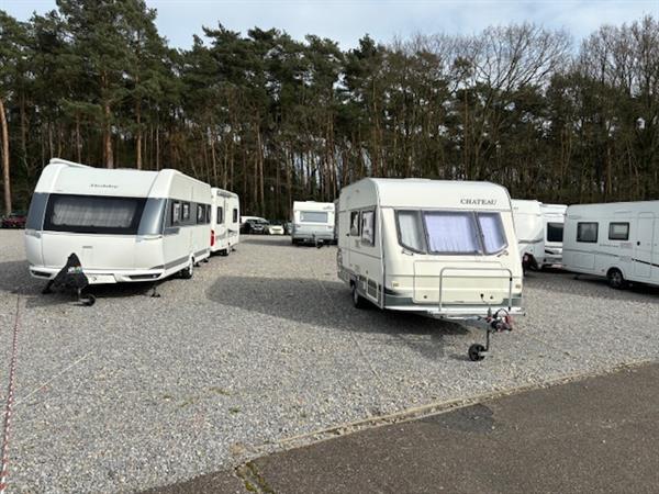 Grote foto stalling mobilhomes caravans caravans en kamperen stalling