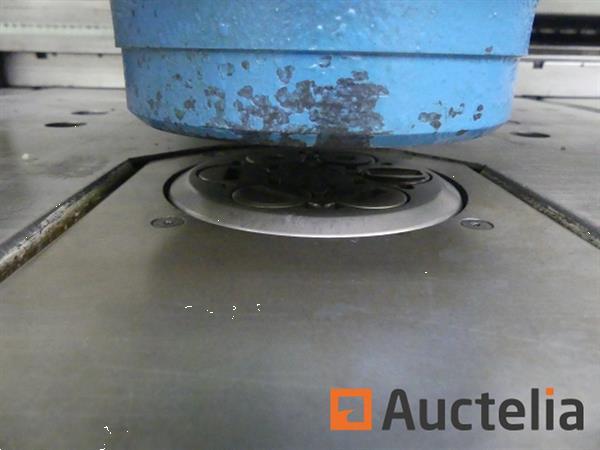 Grote foto euromac zx 1250 30 cnc ponsmachine doe het zelf en verbouw ijzerwaren en bevestigingsmiddelen