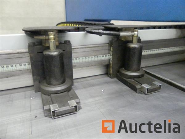 Grote foto euromac zx 1250 30 cnc ponsmachine doe het zelf en verbouw ijzerwaren en bevestigingsmiddelen