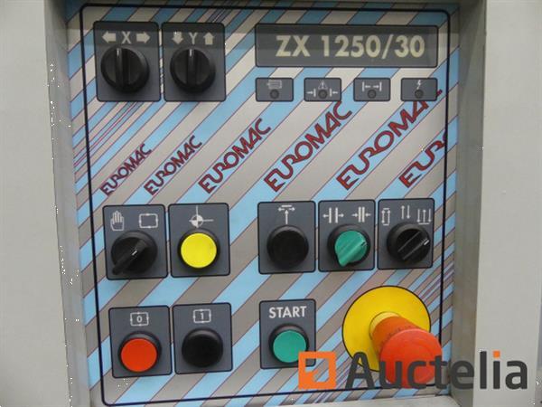 Grote foto euromac zx 1250 30 cnc ponsmachine doe het zelf en verbouw ijzerwaren en bevestigingsmiddelen