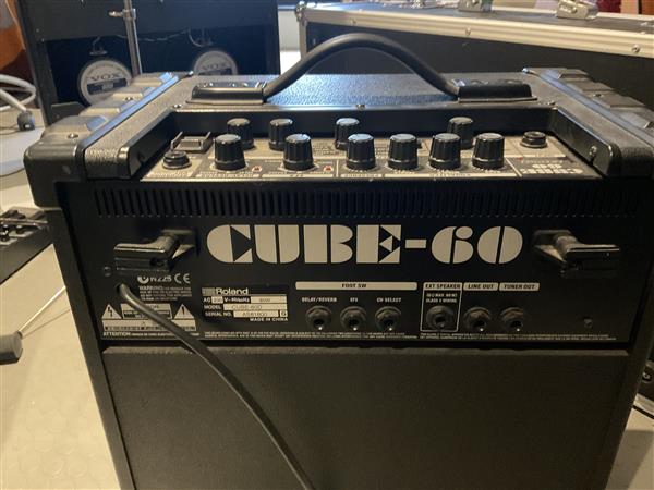 Grote foto roland cube 60 versterker te koop muziek en instrumenten versterkers bas en gitaar