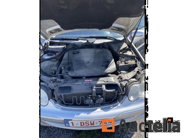 Grote foto stationwagen mercedes c 200 cdi t doe het zelf en verbouw ijzerwaren en bevestigingsmiddelen