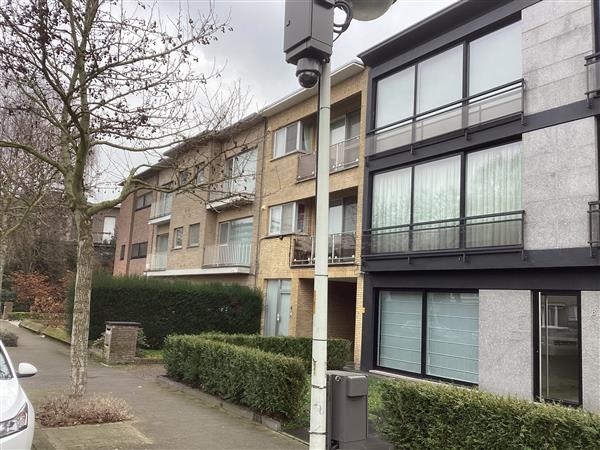 Grote foto ruime garagebox te huur berchem buurt fruithoflaan huizen en kamers garageboxen