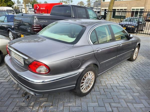 Grote foto jaguar x type 2.2 diesel loopt en rijd goed auto jaguar