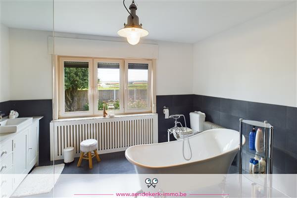 Grote foto gezinswoning met paardenstal en weide in bree huizen en kamers bestaand benelux